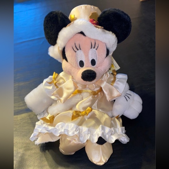 Disney Victorian Minnie Mouse Plush - Picture 6 of 10